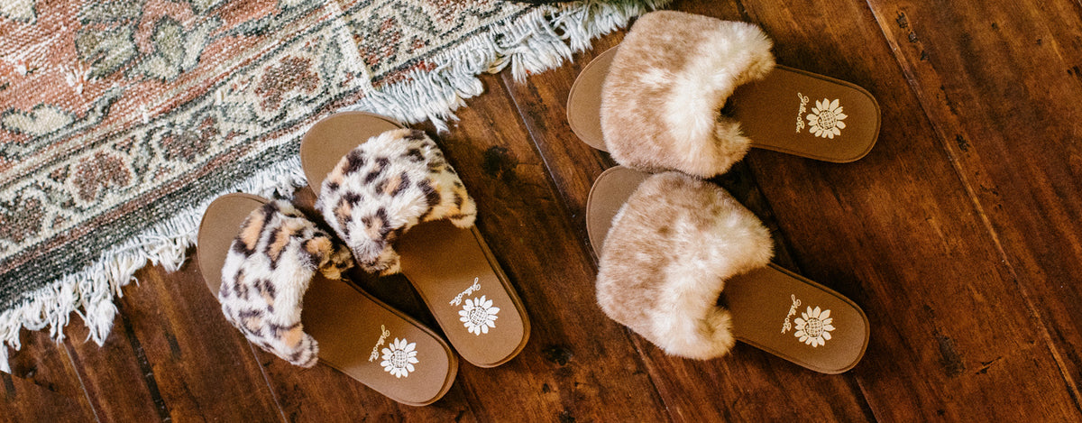 Cute Fluffy Slippers - Plush - 4 Colors Available - White - Yellow from  Apollo Box