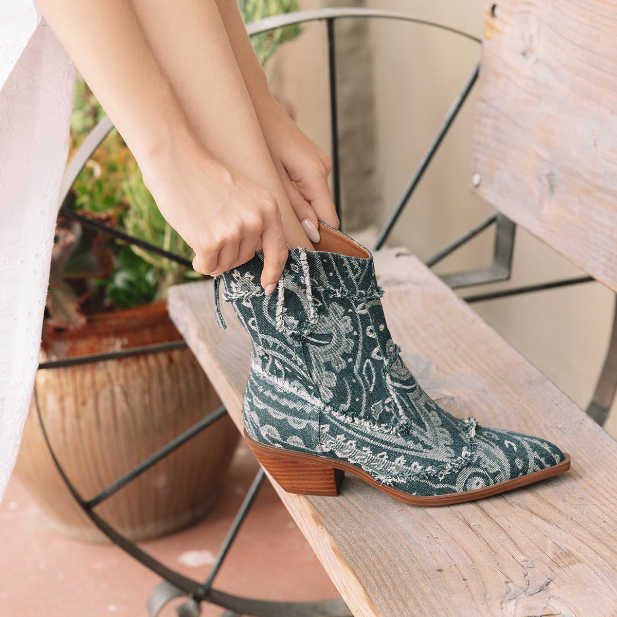 Sale Boots & Booties, Women's Shoes | Yellow Box Official Site