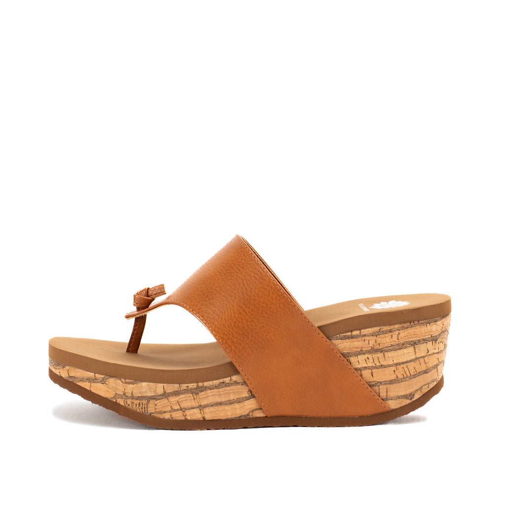 Carily Wedge
